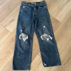 Distressed ribcage Levi jeans